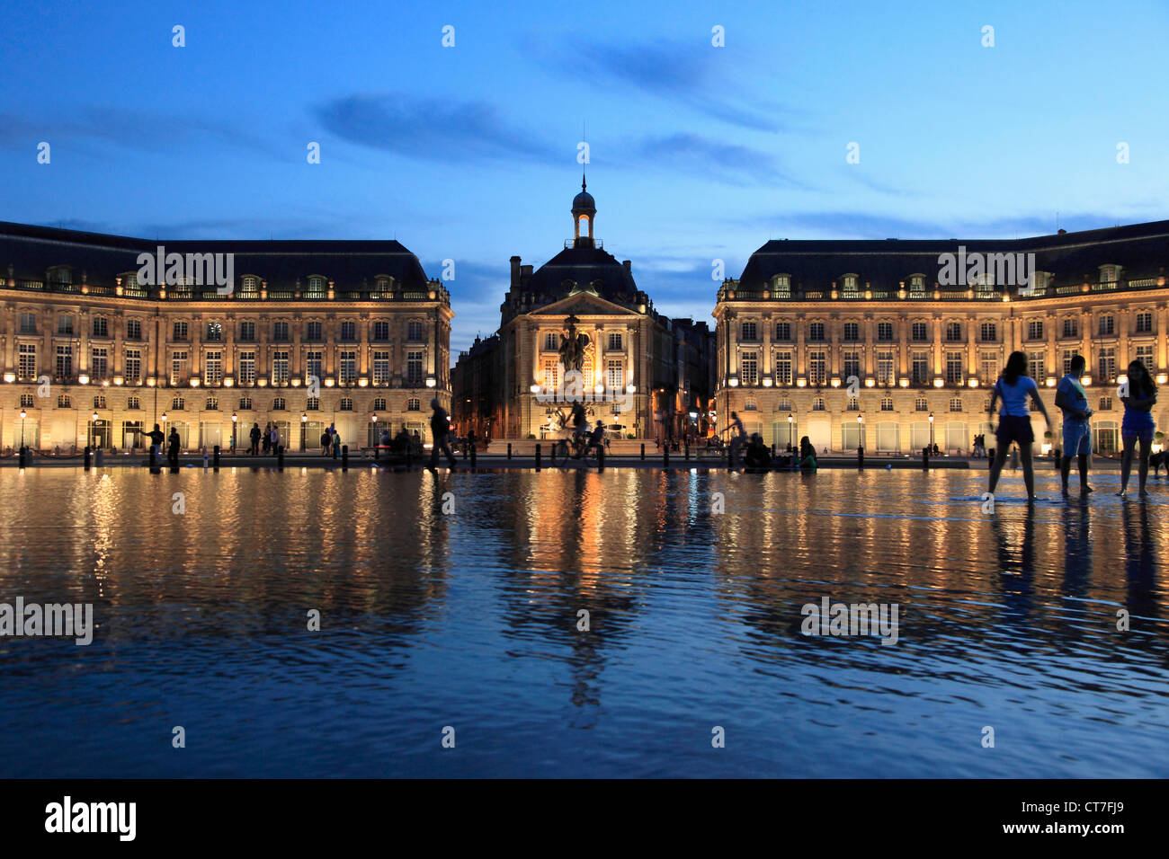 France, Aquitaine, Bordeaux, Place de la Bourse, Banque D'Images