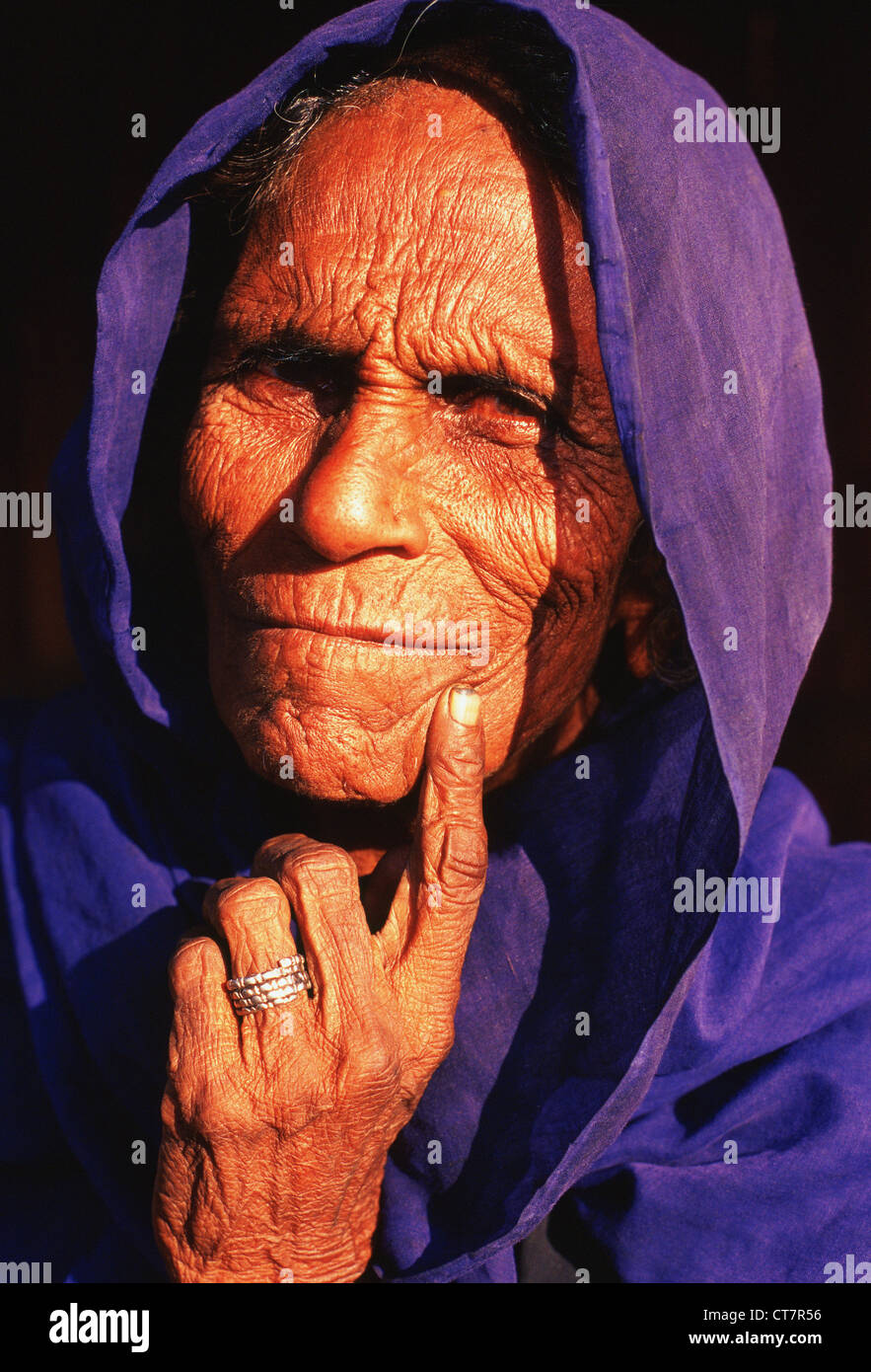 Femme intouchable appartenant à une chasse communauté ( Inde) Banque D'Images