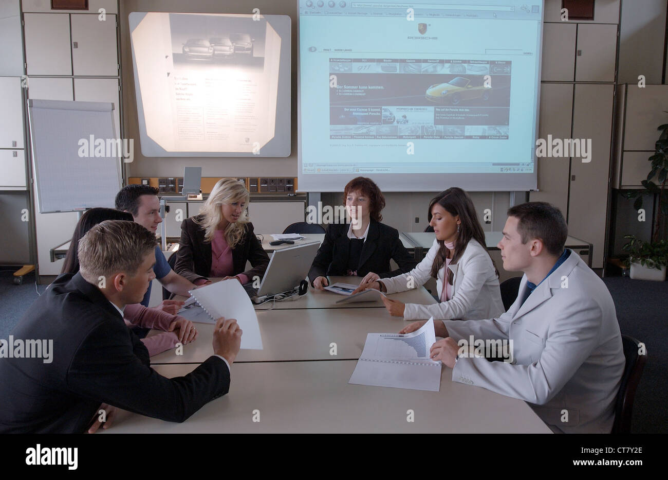 Stagiaires de Porsche AG à Stuttgart-Zuffenhausen Banque D'Images