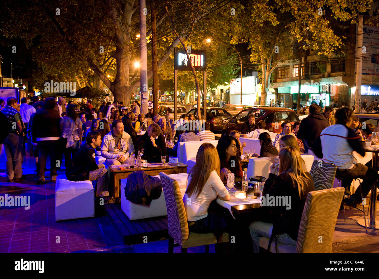 Vie nocturne sur l'Avenue Aristides Banque D'Images
