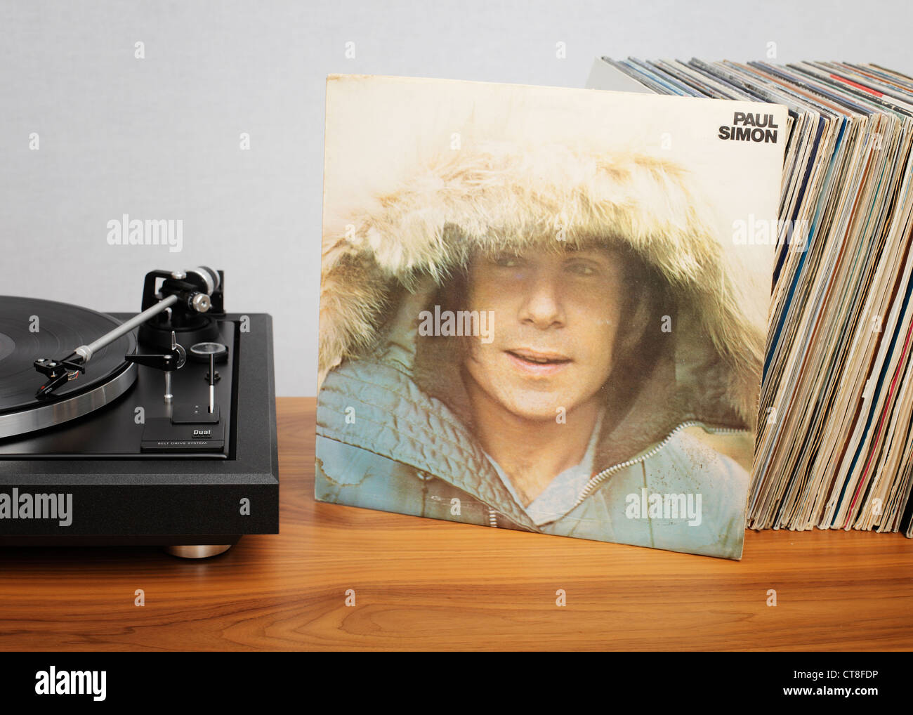 Paul Simon est le deuxième album studio du chanteur-compositeur Paul Simon en solo. Banque D'Images