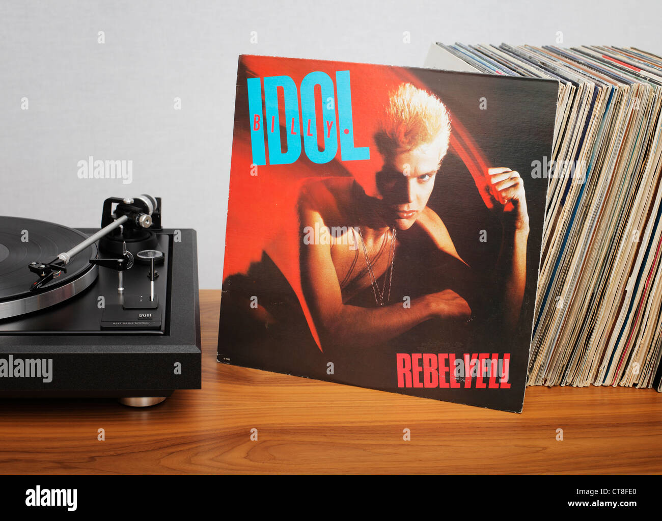 Cri rebelle est le deuxième album de l'artiste punk rock Billy Idol, sorti en 1983. Banque D'Images