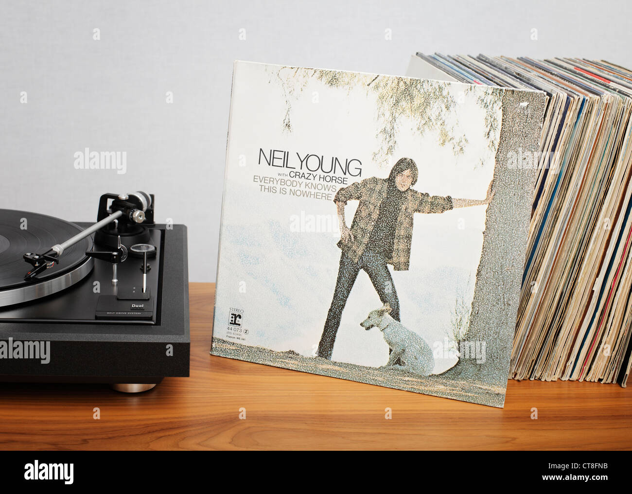 Tout le monde sait que c'est nulle part est le deuxième album studio du musicien canadien Neil Young. Banque D'Images
