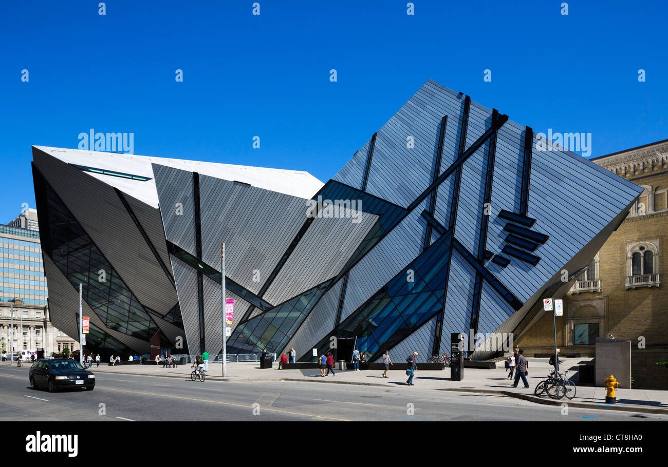 Le Cristal Michael Le menton, Musée royal de l'Ontario, (l'architecte Daniel Libeskind), rue Bloor, à Toronto, Ontario, Canada Banque D'Images