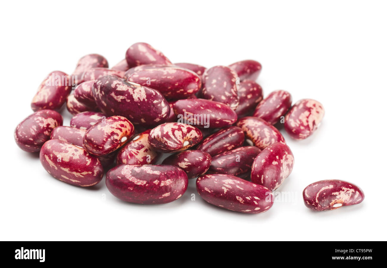 Heap of kidney beans isolatted mouchetée rouge sur blanc Banque D'Images