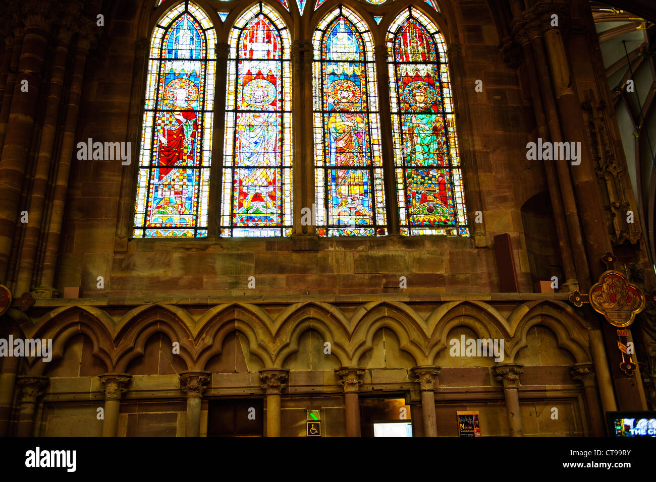 La cathédrale de Strasbourg,Erwin von Steinbach est crédité pour les importantes contributions de 1277 à sa mort en 1318, à 142 mètres,466 ft Banque D'Images