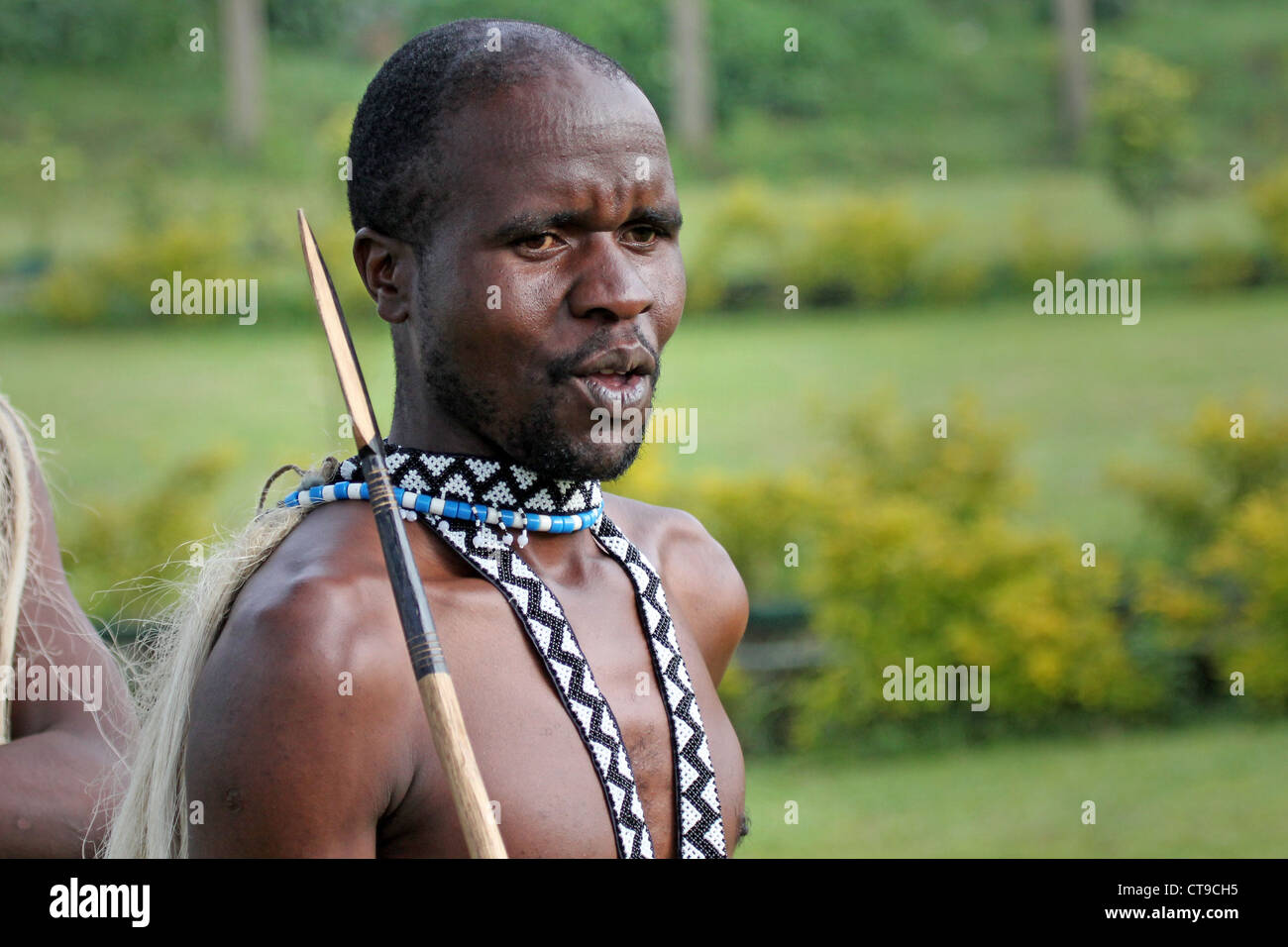 Le Rwanda, l'Afrique - 16 juin : Danseurs Intore tribal traditionnel Danse (ballet traditionnel du Rwanda) le 16 juin, 20012 Banque D'Images