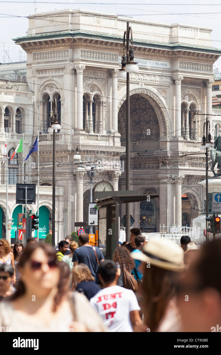 La place du Dôme de Milan avec vue de la Galleria Vittorio Emanuele II, Italie Banque D'Images