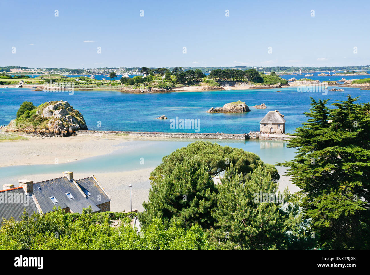 Voir l'archipel de Bréhat et l'île de Bréhat en Bretagne, France Banque D'Images