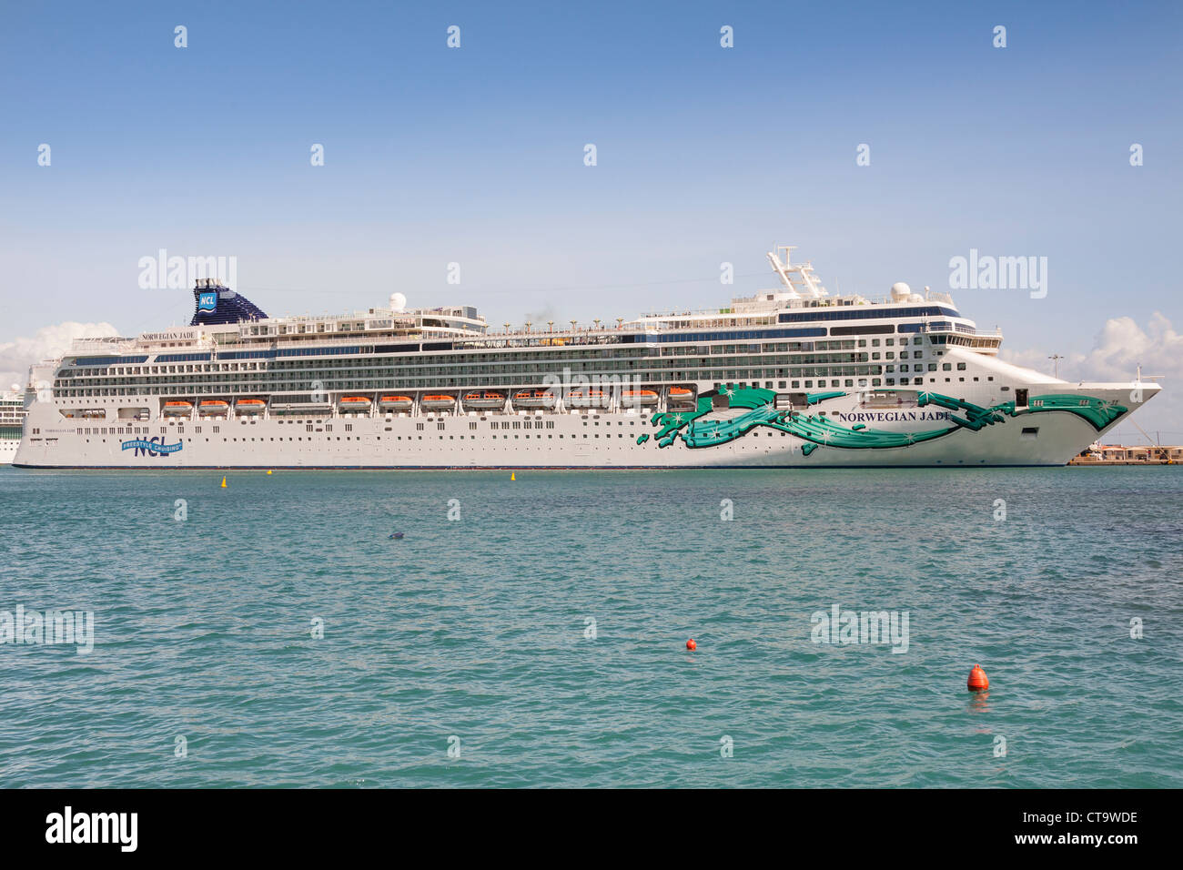 Norwegian Jade bateau de croisière amarré au quai, Katakolon, Grèce Banque D'Images