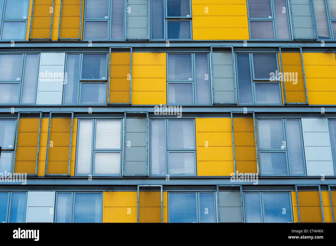 Modèle fenêtre appartements pour étudiants. Vieille rue. Londres Banque D'Images