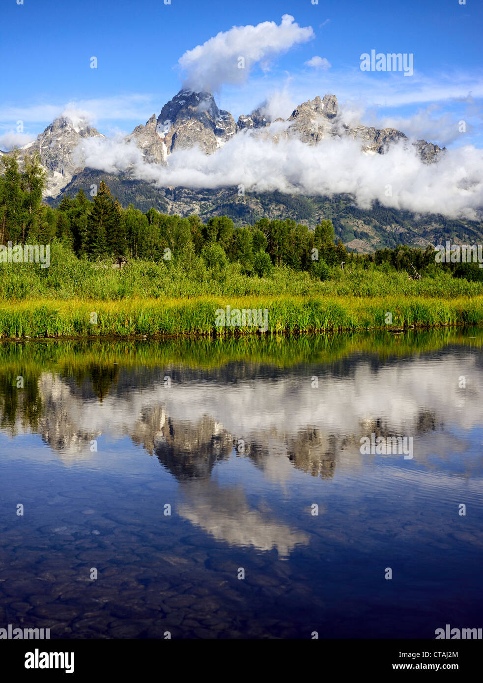 Reflet des Tetons à atterrissage Schwabacher, Grand Teton National Park, Wyoming, USA Banque D'Images
