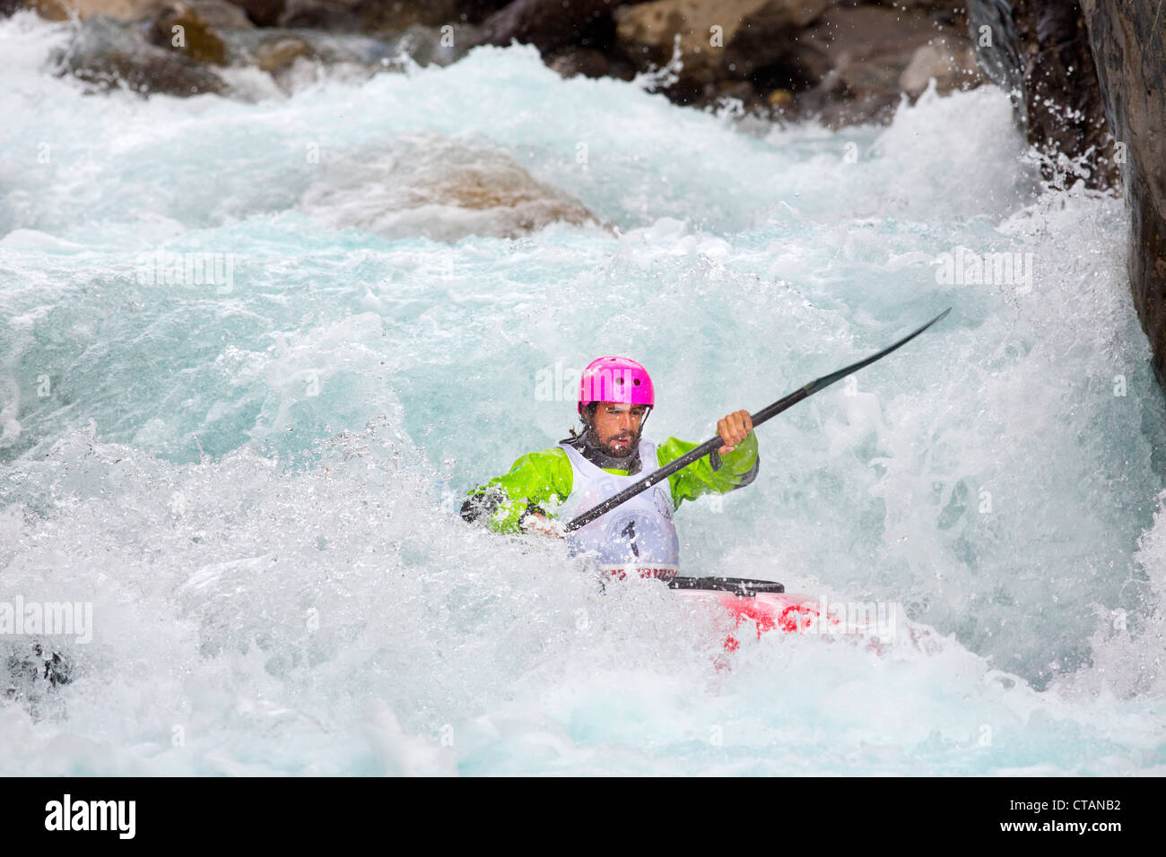 Kayak ; rivière Ara, Torla, Espagne Banque D'Images