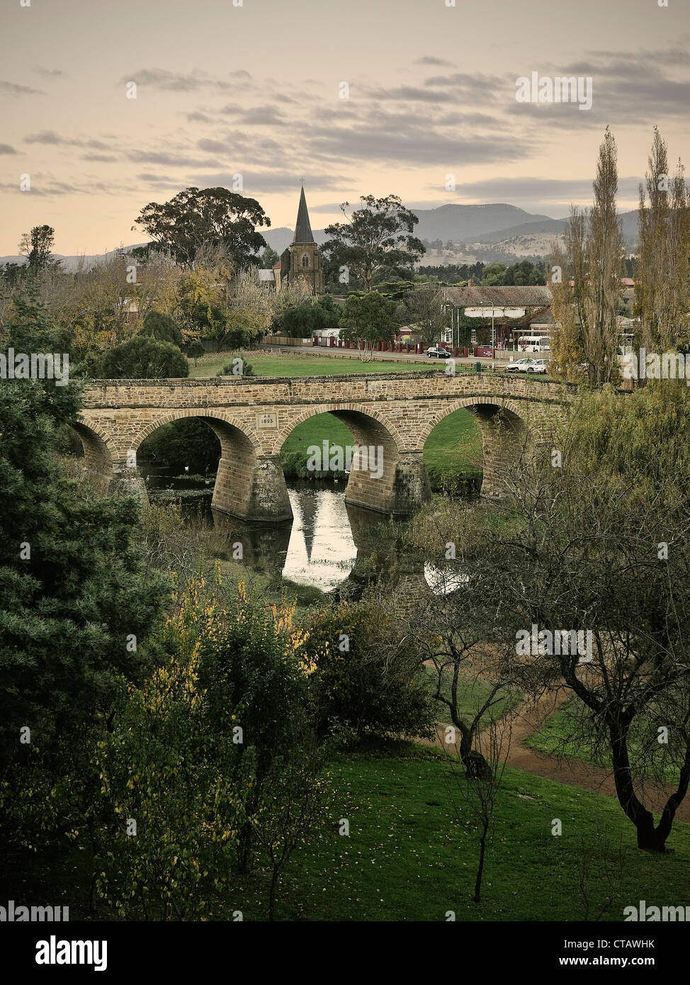 Richmond Bridge et St John's Church, plus vieux pont d'Australie, construit par des forçats, Tasmanie, Australie Banque D'Images