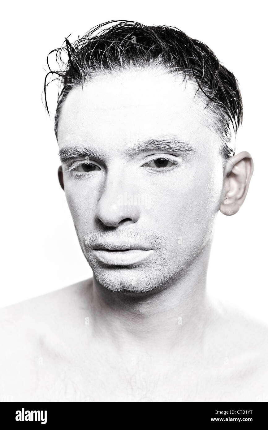 Portrait de jeune femme brune homme avec un miroir blanc Banque D'Images