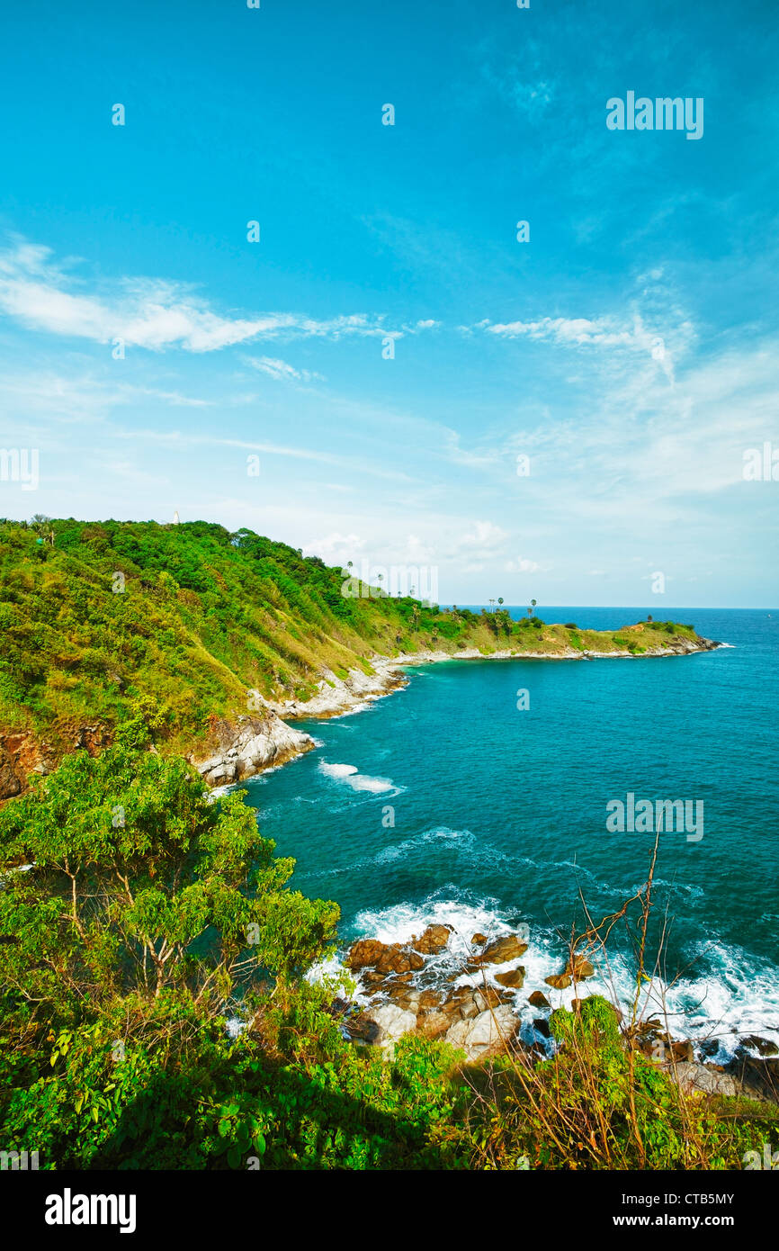 Promthep cape. L'île de Phuket, Thaïlande. Tir vertical. Traitement HDR. Banque D'Images Promthep cape. L'île de Phuket, Thaïlande. Tir vertical. Traitement HDR. Banque D'Images