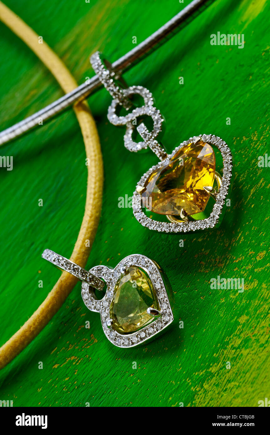 Collier en forme de coeur, diamant Photo Stock - Alamy