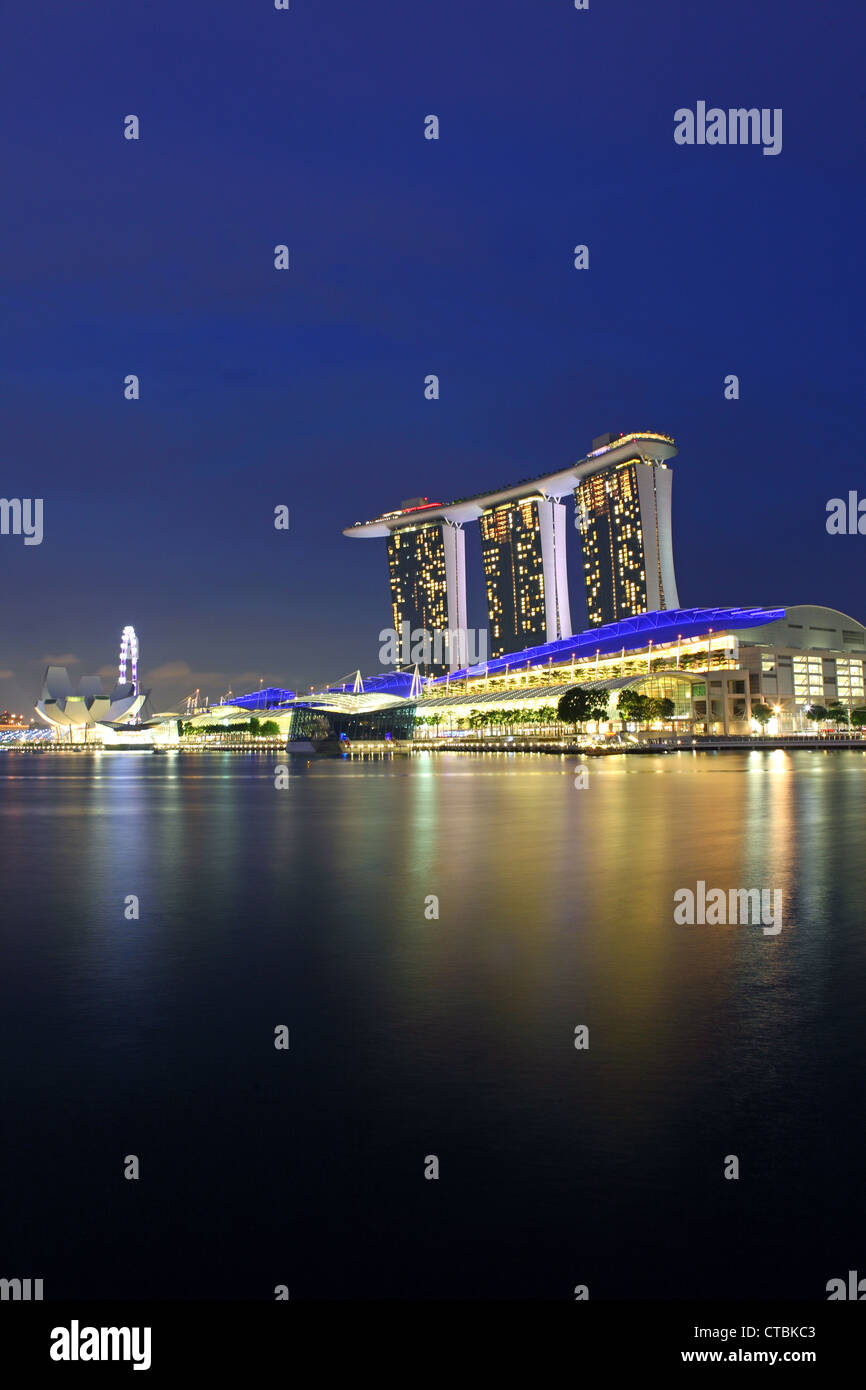 Marina Bay Sands, hôtel 5 étoiles, un casino et un centre commercial à Marina Bay, Singapour. Banque D'Images