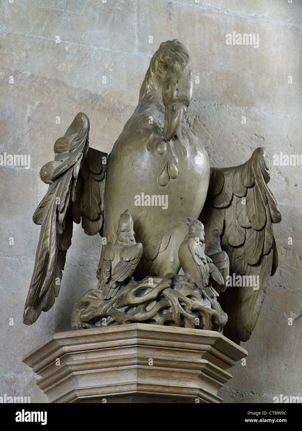 Abbaye de Tewkesbury sculpture de Pelican Banque D'Images