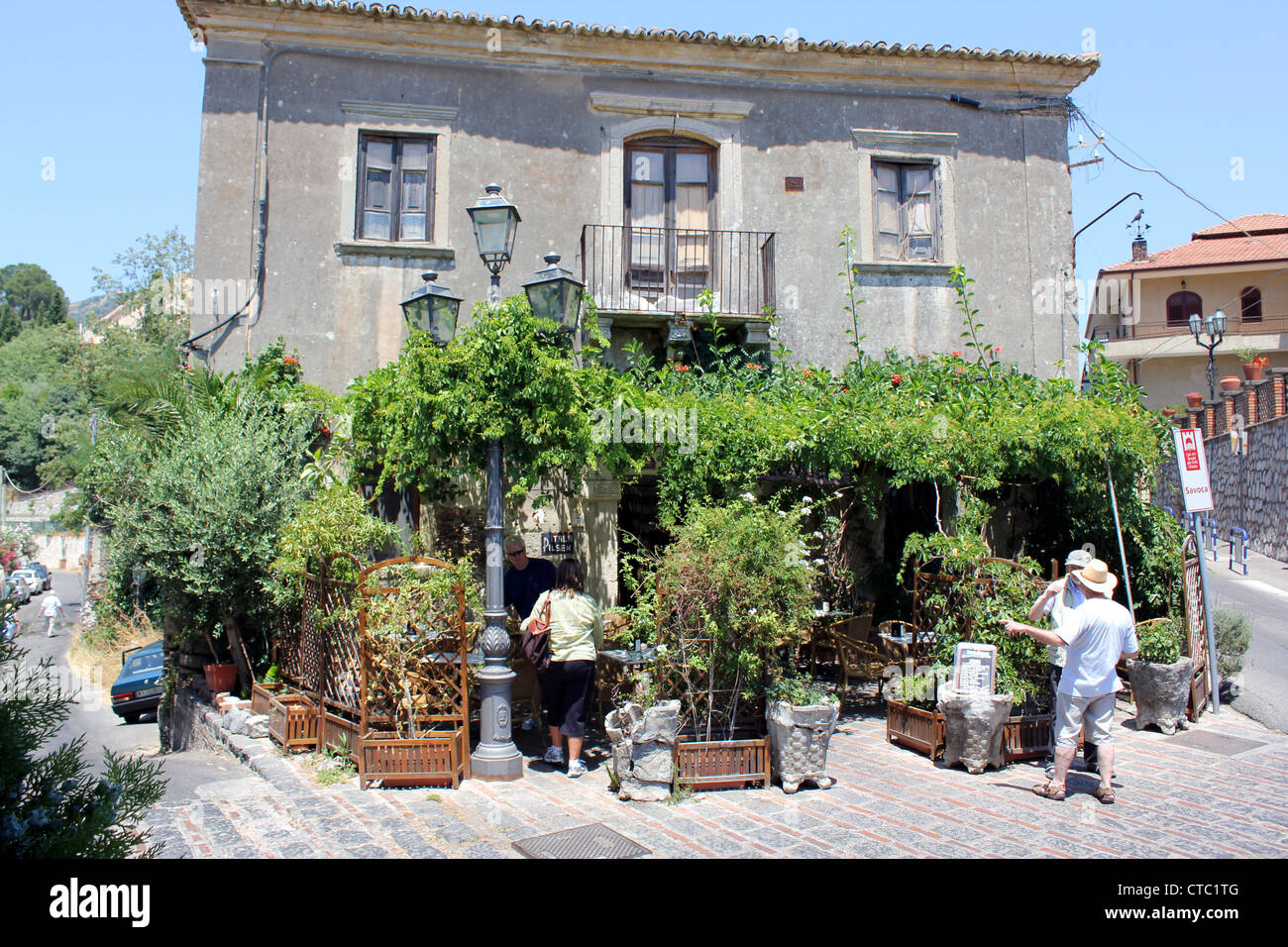 Bar Vitelli à Savoca, Sicile, Italie, l'emplacement pour les scènes dans le film le Parrain Banque D'Images