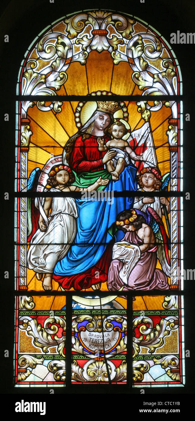 Vierge Marie avec l'enfant Jésus et les anges Banque D'Images