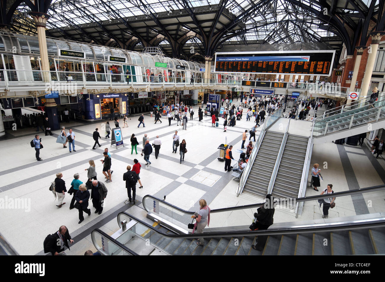 La gare de Liverpool Street, Londres, Angleterre, Royaume-Uni Banque D'Images