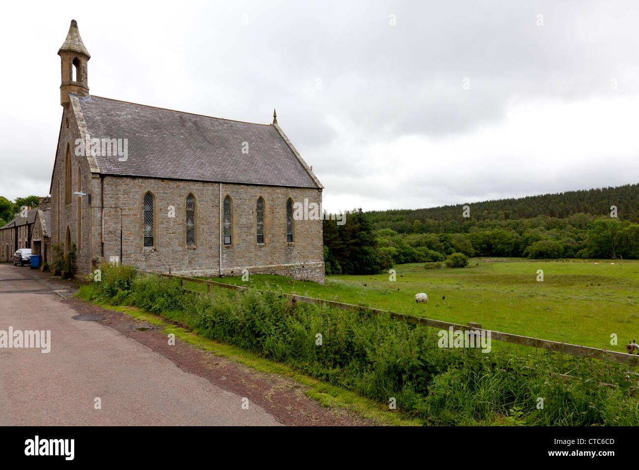 L'ancienne église du village, Harbottle, Northumberland Banque D'Images