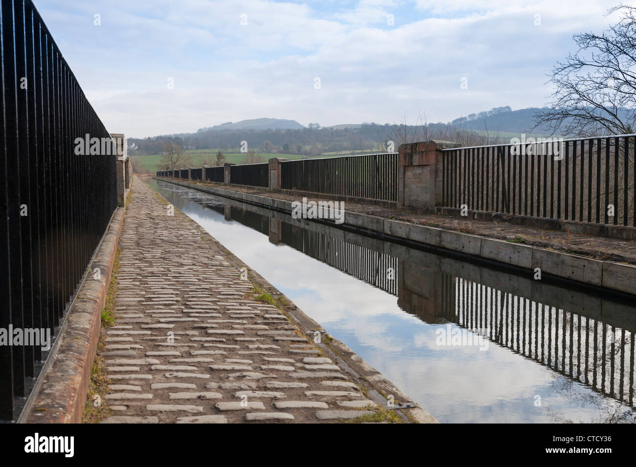 L'avon aqueduc est un aqueduc navigable sur l'Union Canal près de Linlithgow, West Lothian Banque D'Images