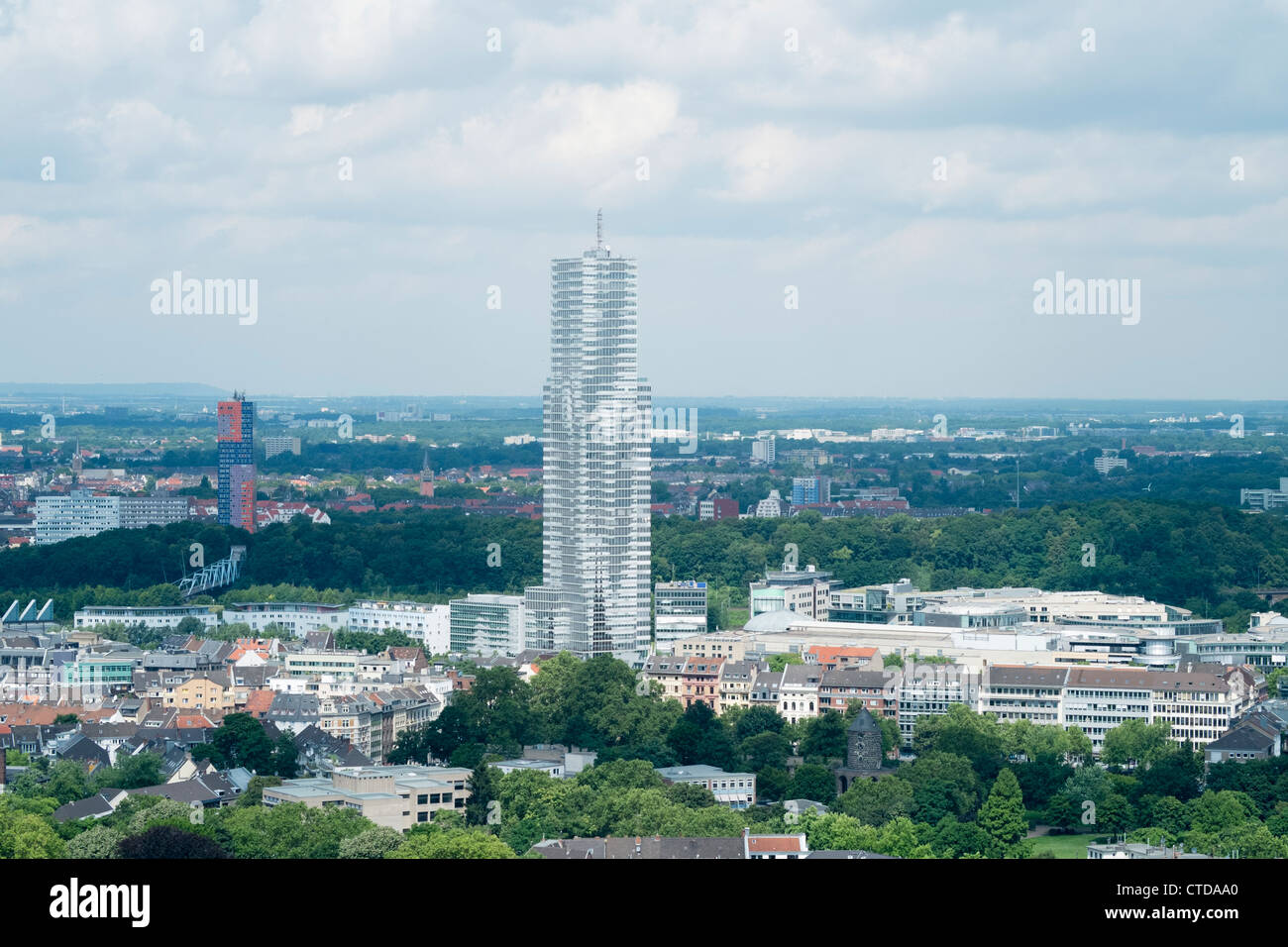 Horizon de Cologne à Cologne vers Tower dans Media Park Allemagne Banque D'Images Horizon de Cologne à Cologne vers Tower dans Media Park Allemagne Banque D'Images