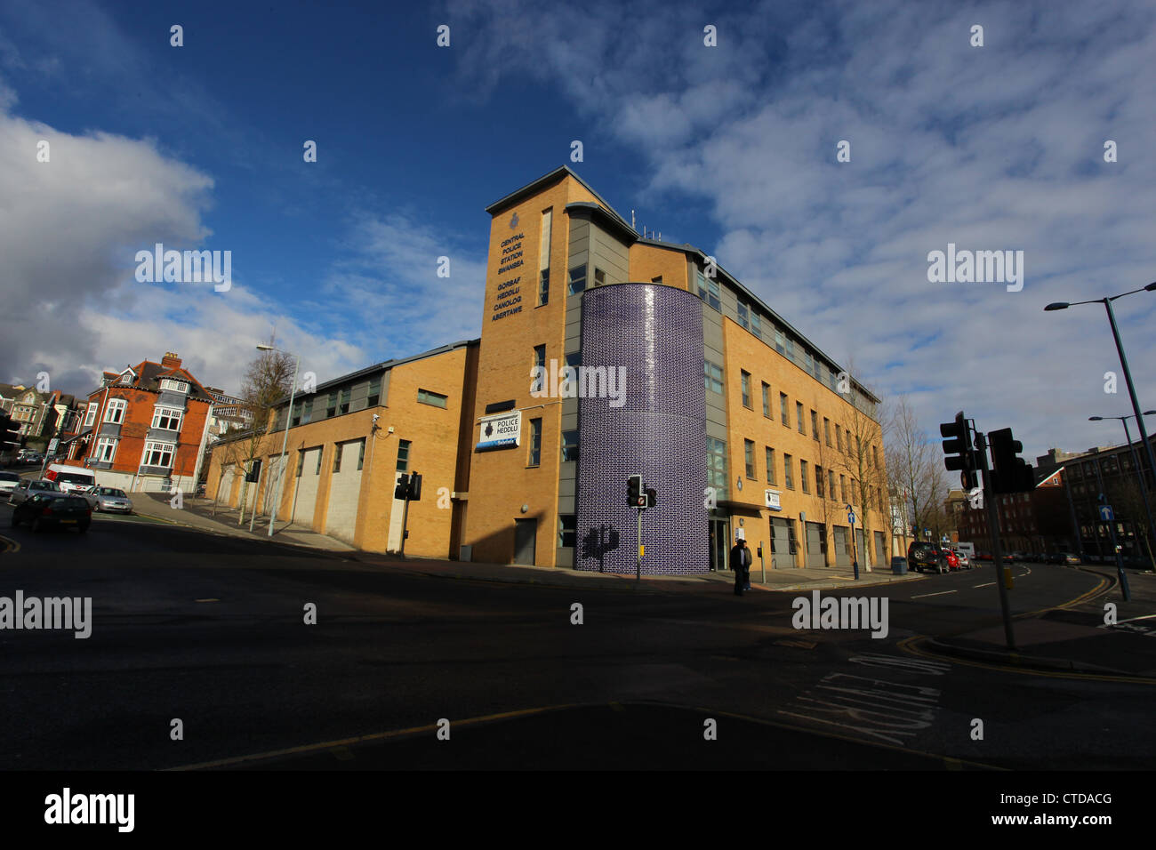 Vue générale du poste de police central de Swansea, dans le sud du Pays de Galles. Banque D'Images