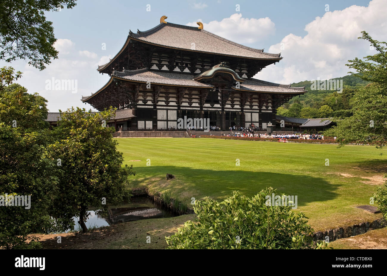 Le Grand Buddha Hall (Daibutsuden) au temple Todai-ji à Nara, au Japon, jusqu'en 1998, le plus grand bâtiment en bois du monde. Il a été reconstruit en 1709 Banque D'Images