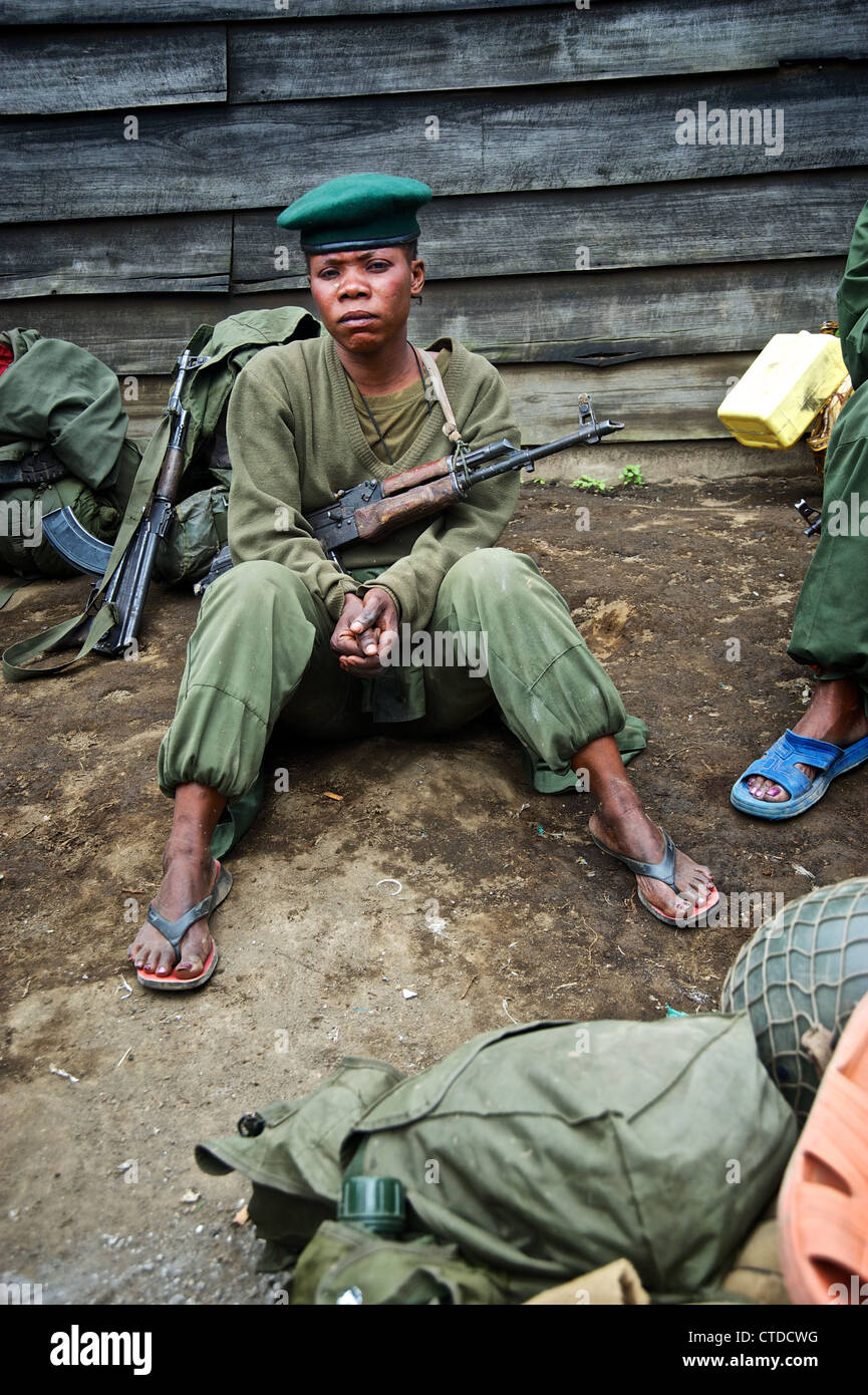 Femme soldat congolais, FARDC, Mushake, République démocratique du Congo Banque D'Images
