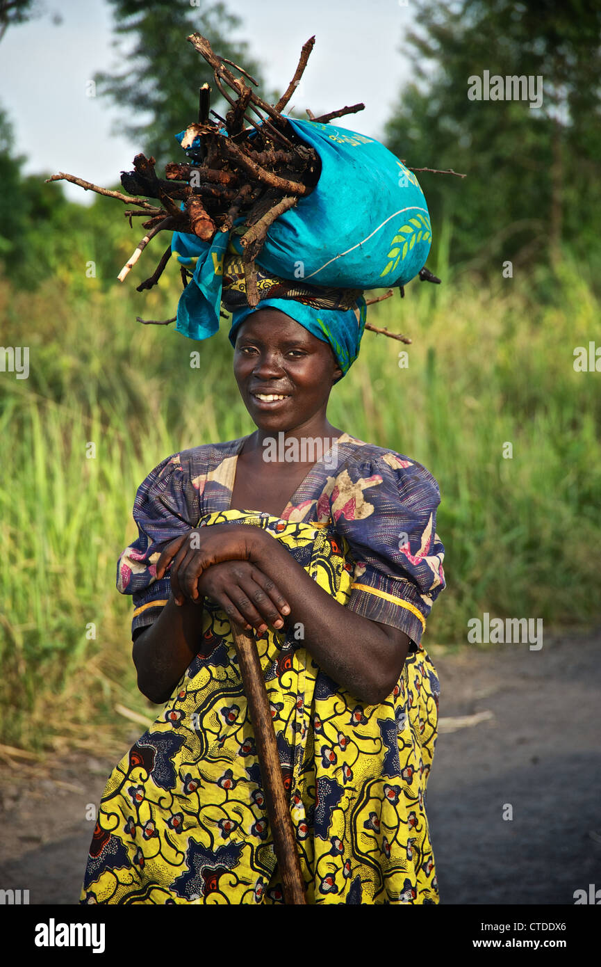 Portrait d'une jeune femme, Mushake, République démocratique du Congo Banque D'Images