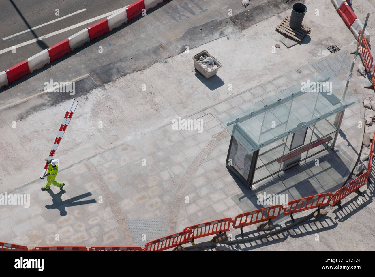 Les travaux sur le parvis de la gare ferroviaire de Swindon Banque D'Images