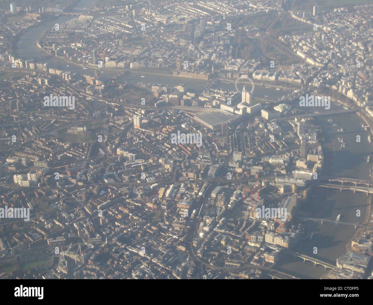 La Tamise, de Westminster, la rive sud et l'extrémité ouest de l'air. Banque D'Images