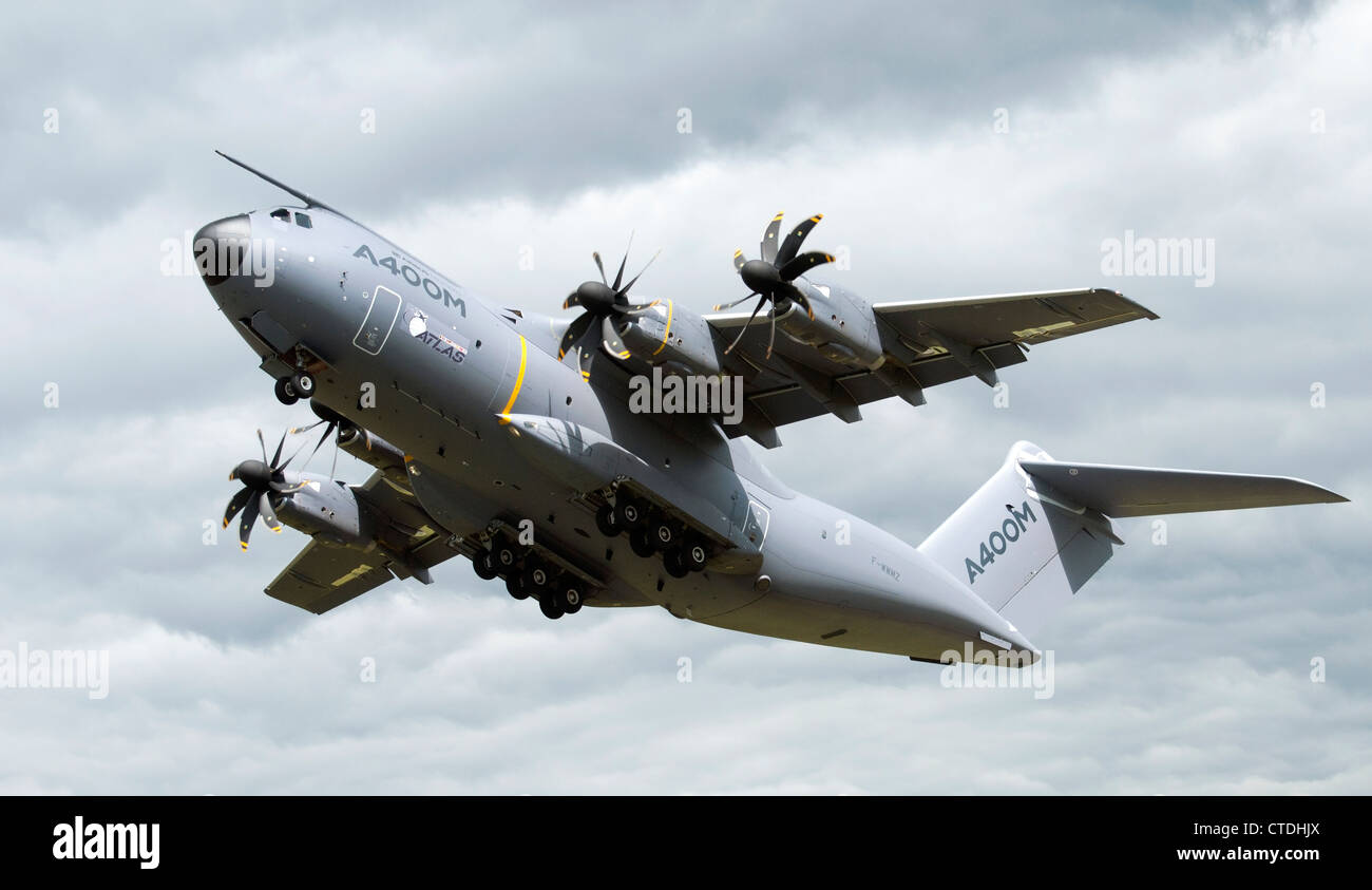 Avion de transport militaire A400M, qui décolle de Farnborough Airshow 2012 Banque D'Images