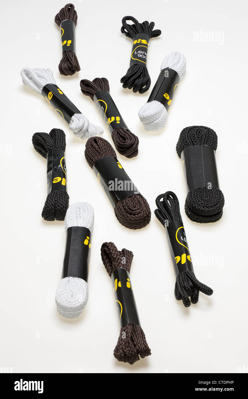 Pile de nylon mélangés et lacets de chaussures Banque D'Images