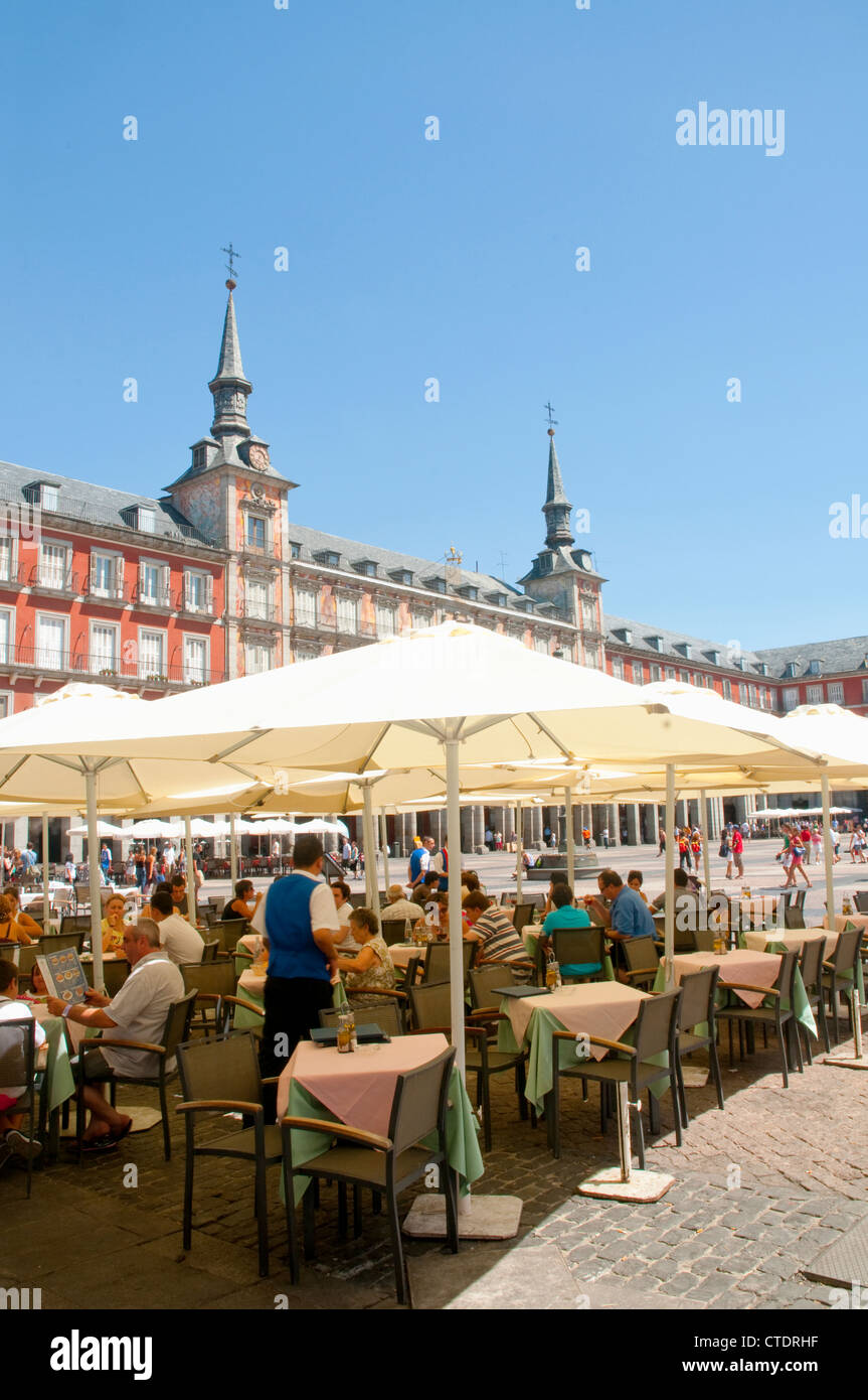 Terrasses à la place principale. Madrid, Espagne. Banque D'Images