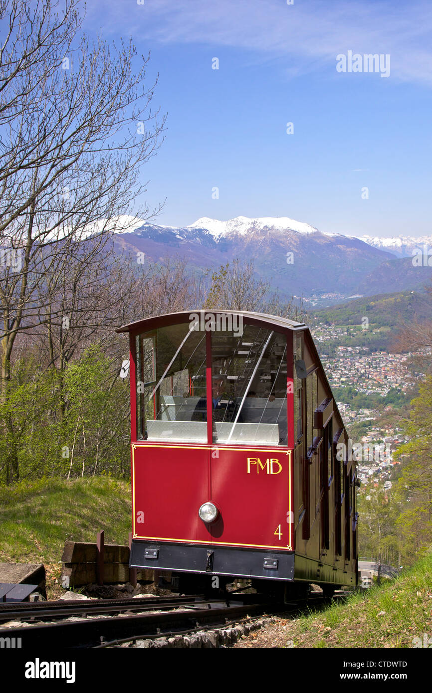 Vue du Monte Bre funiculaire, le lac de Lugano, Lugano, Tessin, Suisse, Europe Banque D'Images