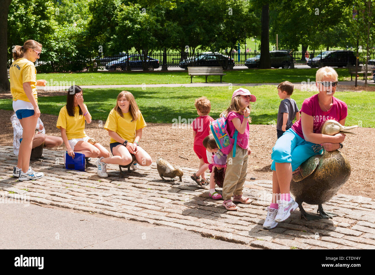 Faire place aux canetons, Boston Public Garden Banque D'Images