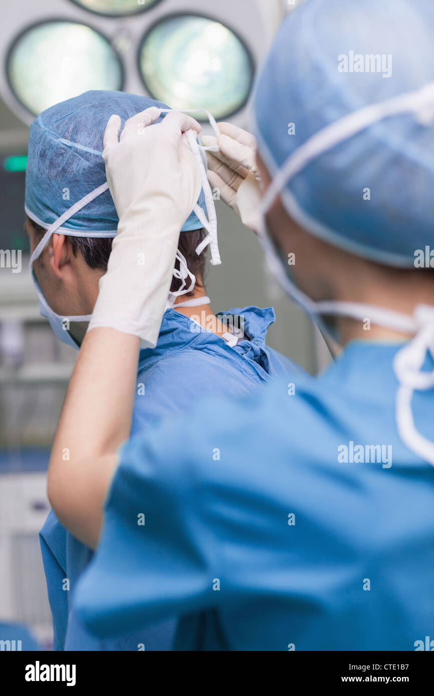 Close up d'une infirmière avec un masque d'un médecin Banque D'Images