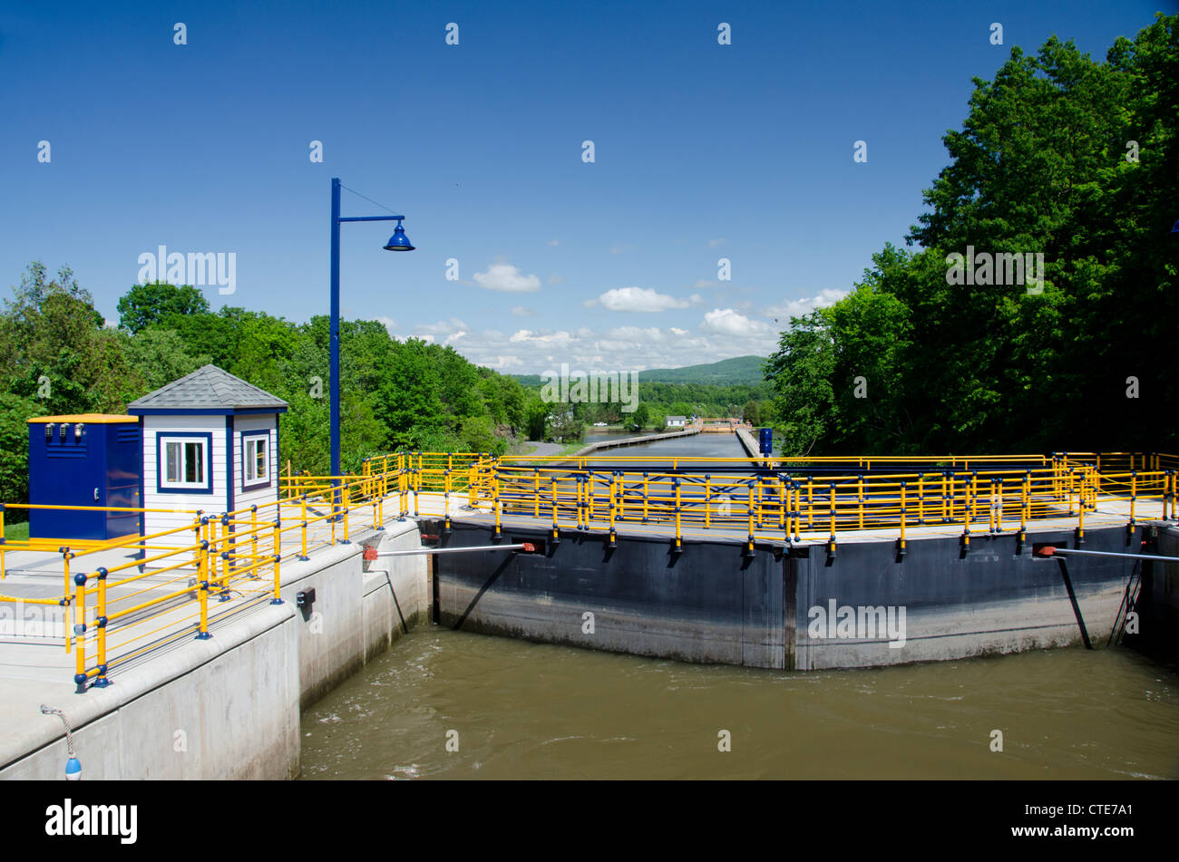 New York, la rivière Mohawk, Erie Canal. 6 Verrou à Waterford. Banque D'Images