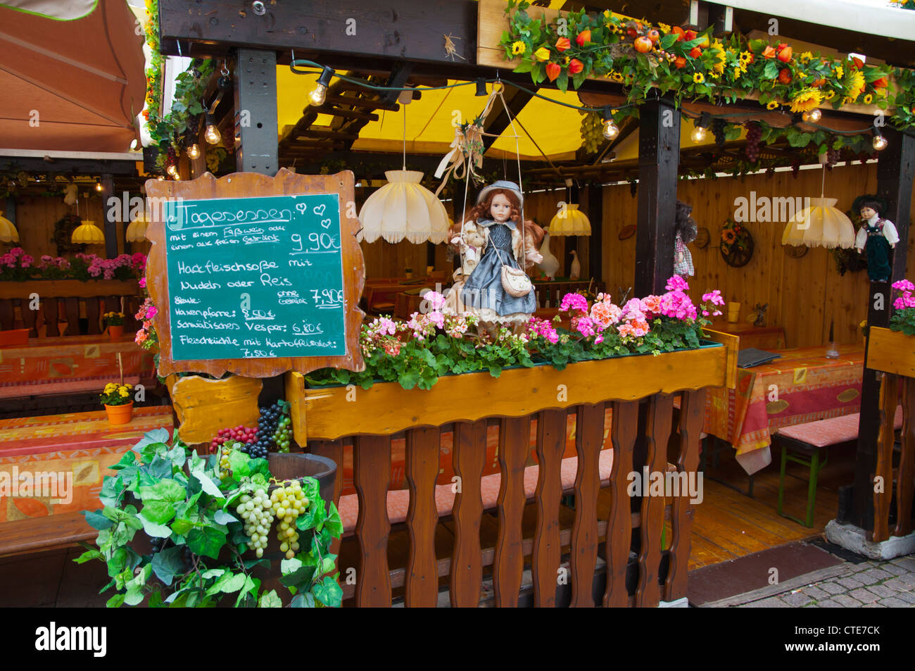 Restaurant terrasses place Rathausmarkt Hambourg Allemagne Europe centrale Mitte Banque D'Images