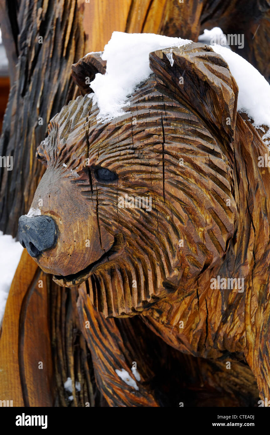 Wooden Bear Sculpture, South Lake Tahoe, Californie, États-Unis. Banque D'Images