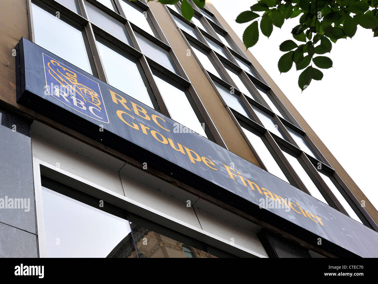 Un signe de RBC Banque Royale photographié dans le centre-ville de Montréal. Banque D'Images