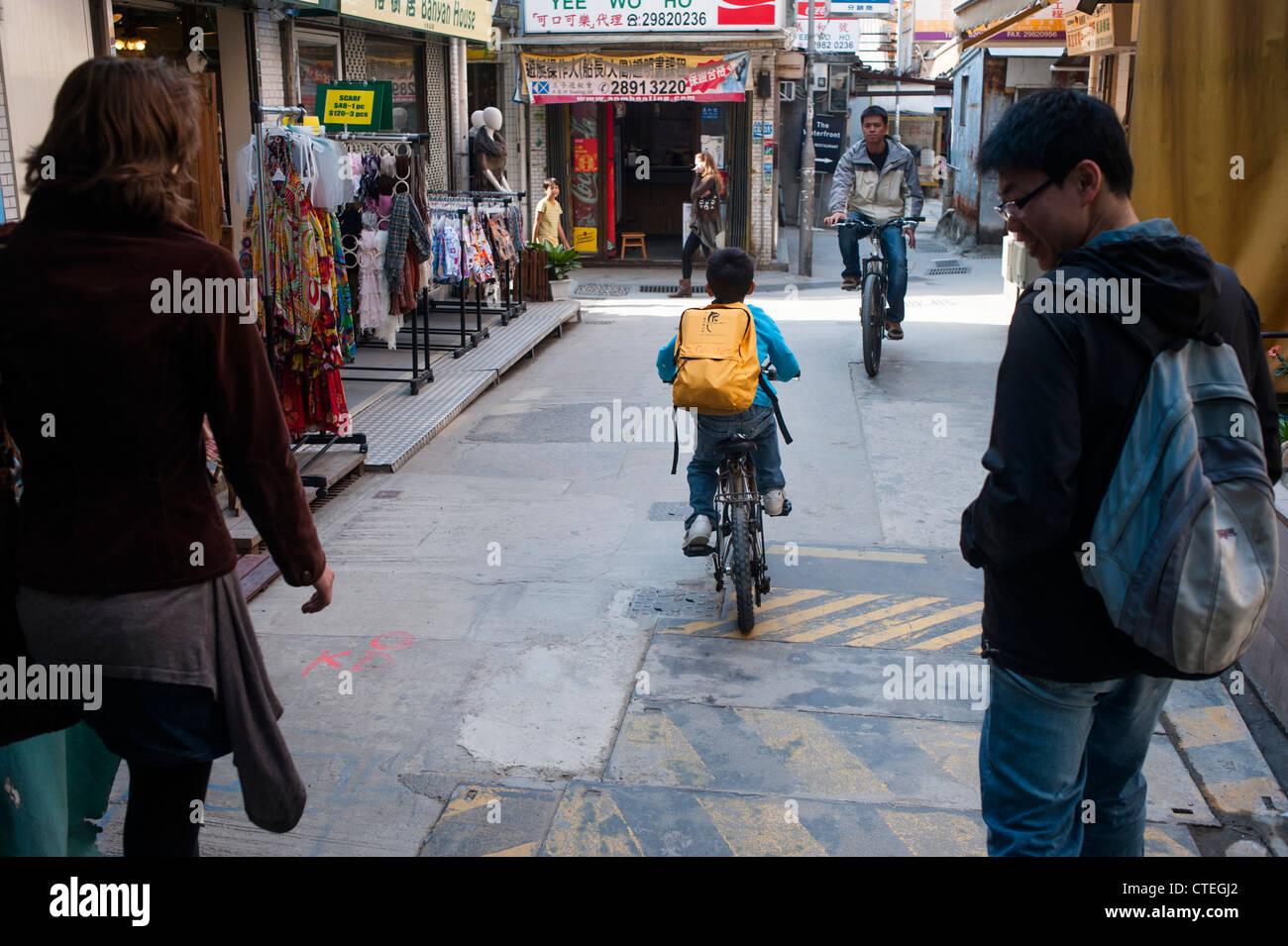 L'île de Lamma, demi-heure de ferry de Hong Kong Central est une destination idéale pour passer une journée dans le territoire sans voitures Banque D'Images