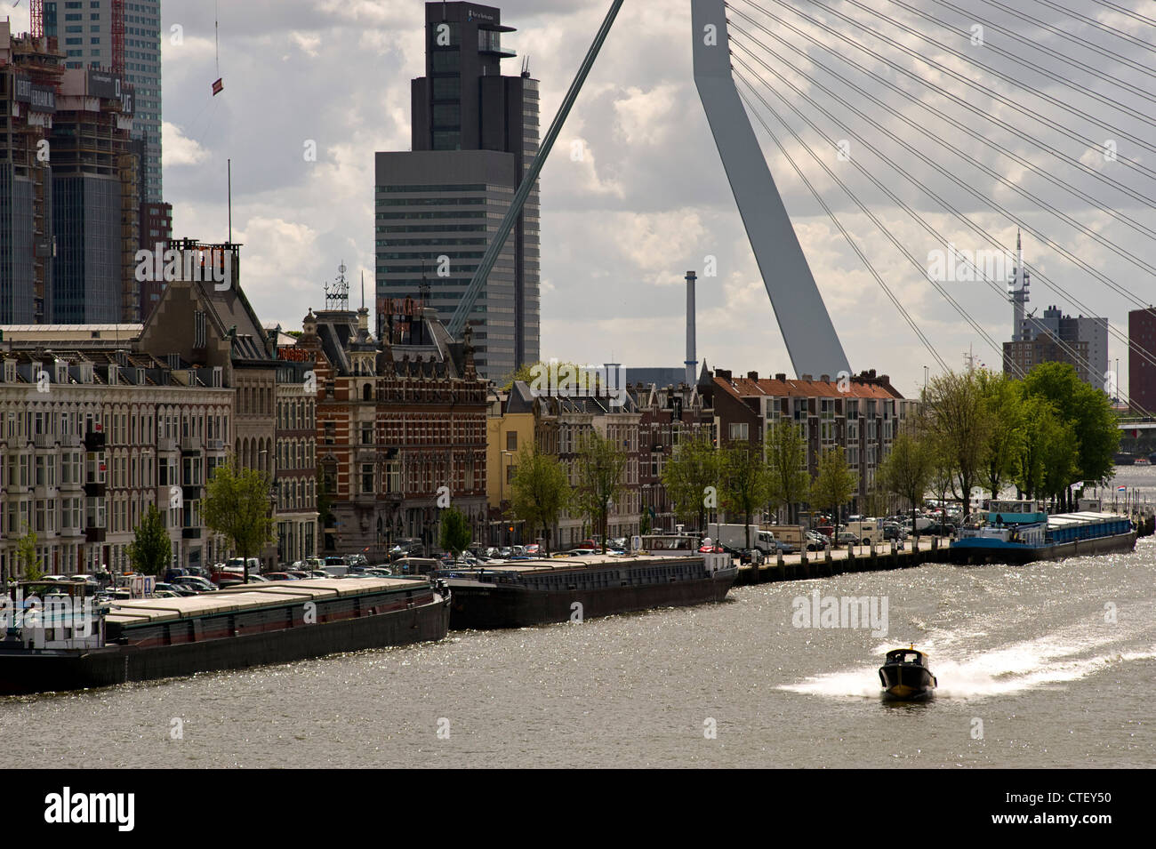 Les toits de la ville de Rotterdam aux Pays-Bas Banque D'Images