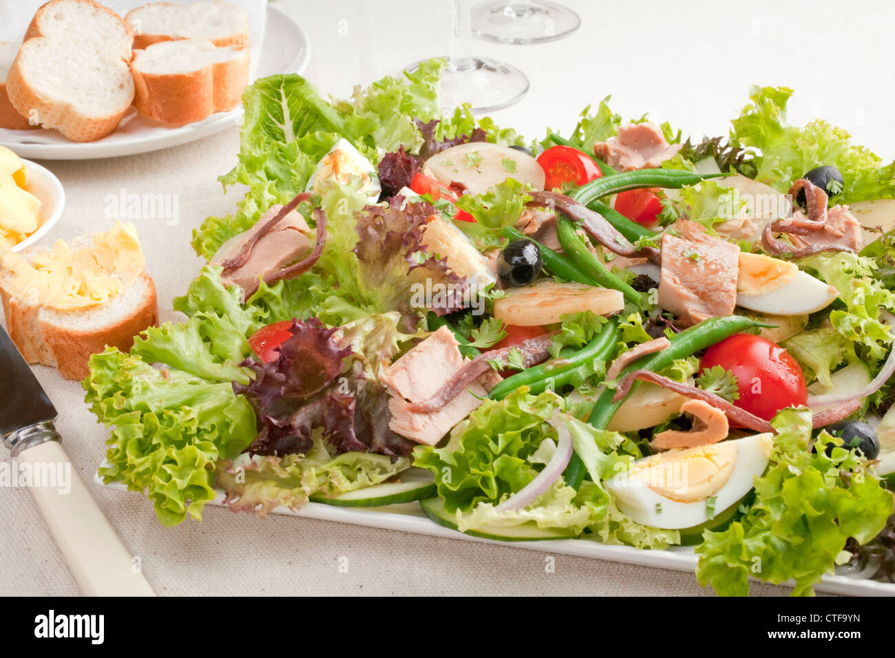Un plat de Provence, Salade niçoise Banque D'Images