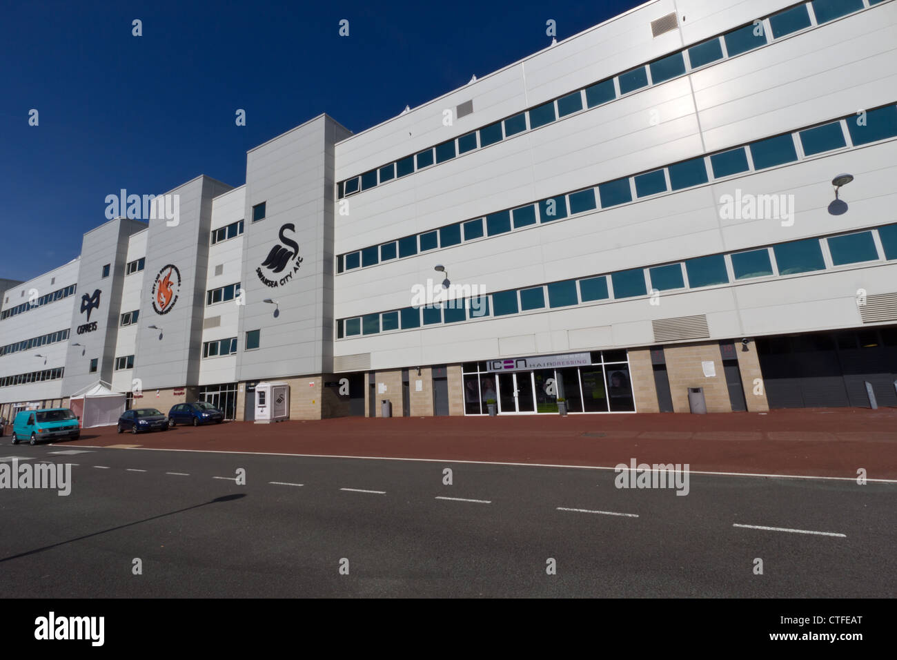 Liberty Stadium, domicile de l'équipe de rugby de balbuzards et les cygnes, Swansea City FC Banque D'Images