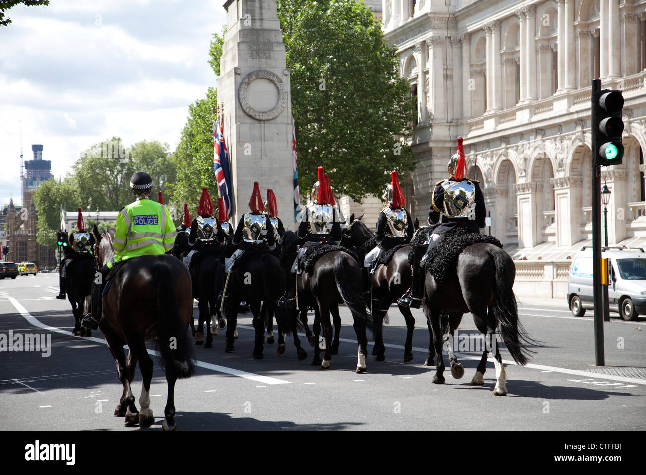 Horse Guards en descente Whitehall - London UK Banque D'Images